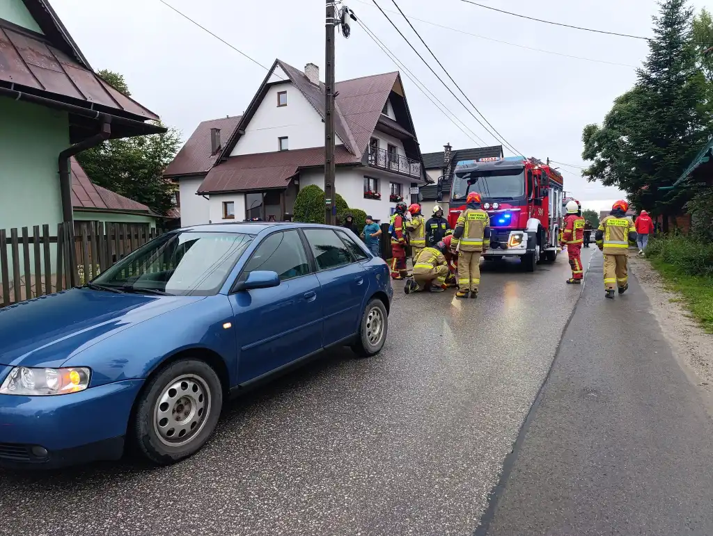Dziecko i dorosły w szpitalu po potrąceniu w Zębie
