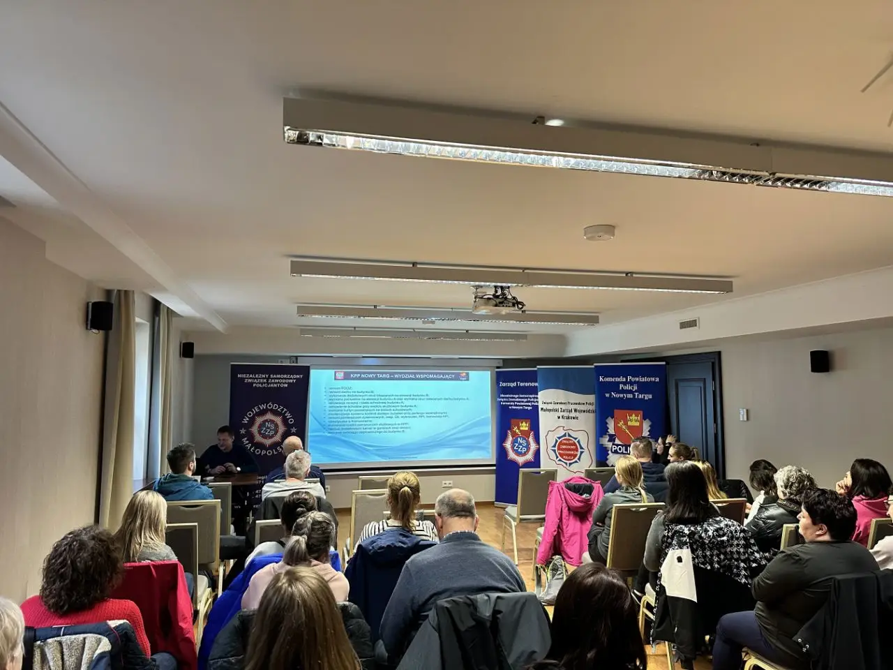 Odprawa KPP Nowy Targ z wyjątkowym akcentem Dnia Służby Cywilnej