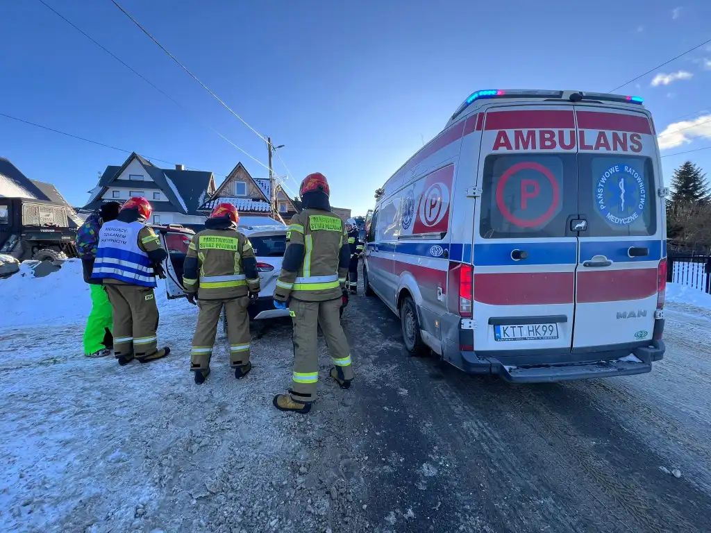 Alarm w czasie pogrzebu. Strażacy z Murzasichla ruszyli do kolizji