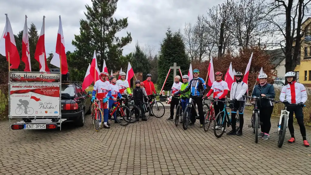 Rowerowa lekcja historii. Towarzystwo Cyklistów Orzeł uczciło święto niepodległości