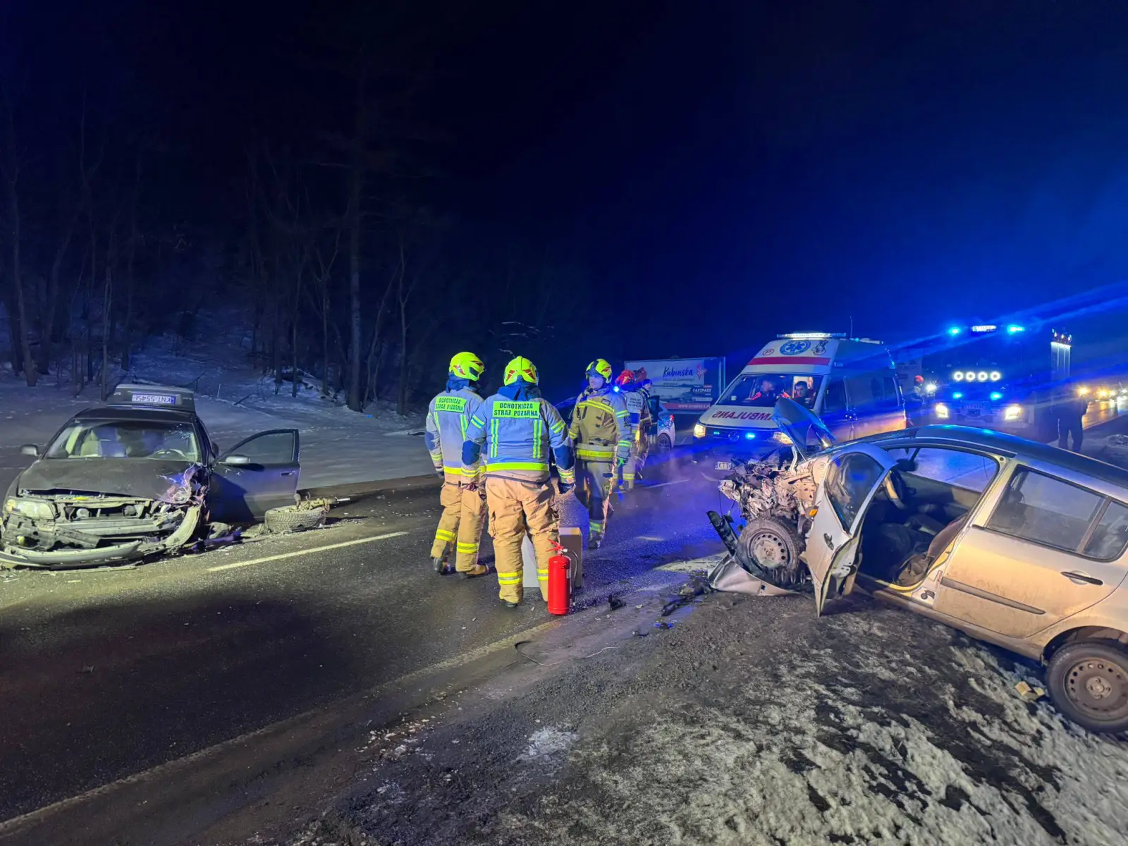 Czołowe zderzenie w Białym Dunajcu. Dwie osoby ranne