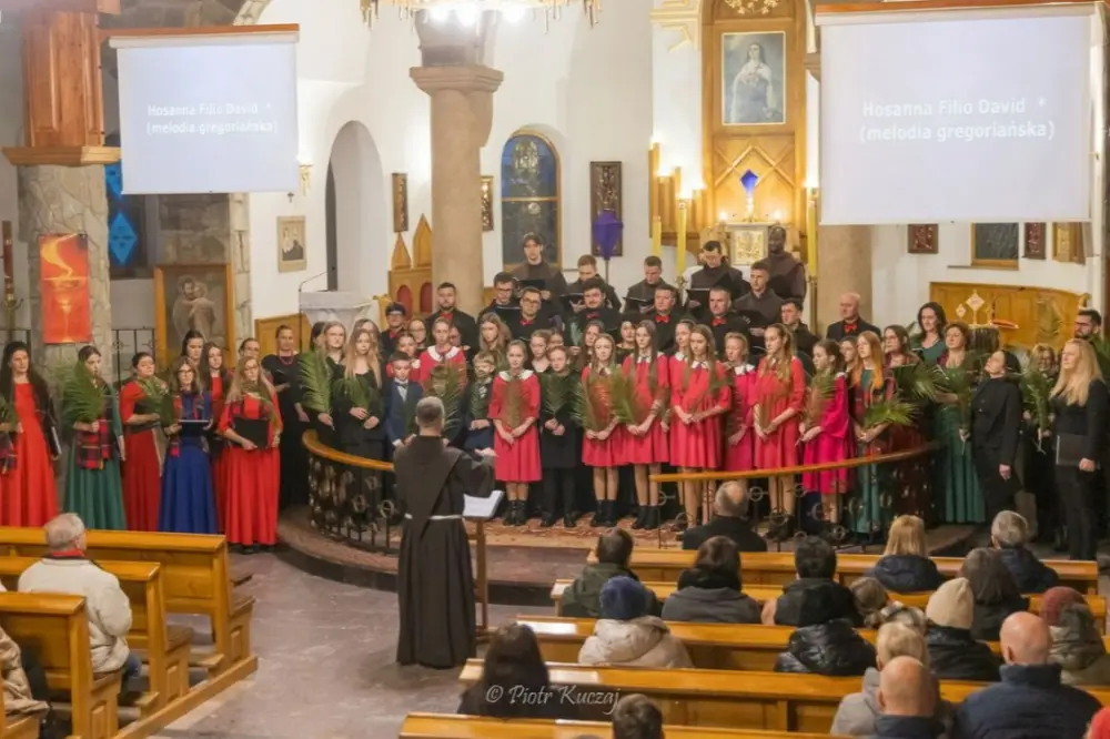 „In Illo Uno Unum”. Rabczańska świątynia wypełniła się modlitwą i śpiewem