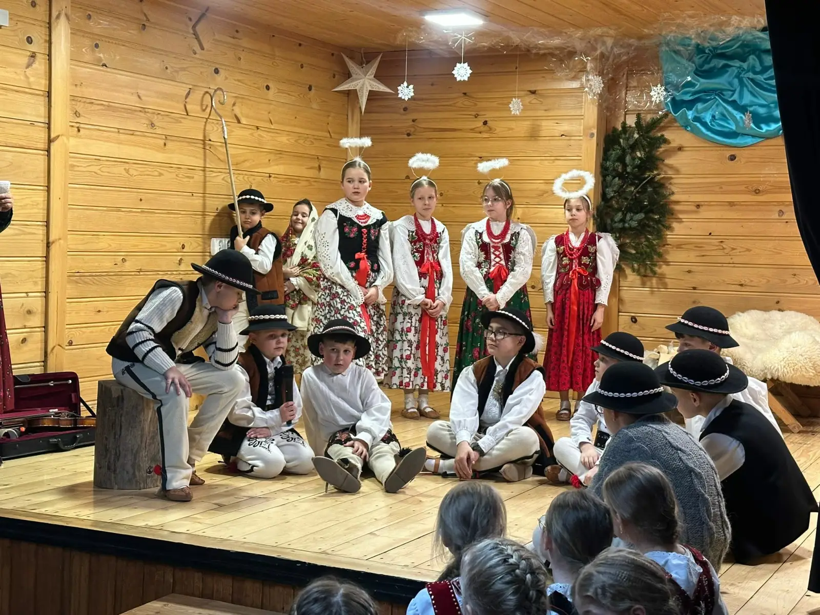 „Lubań” zachwycił publiczność góralskimi jasełkami w Kluszkowcach