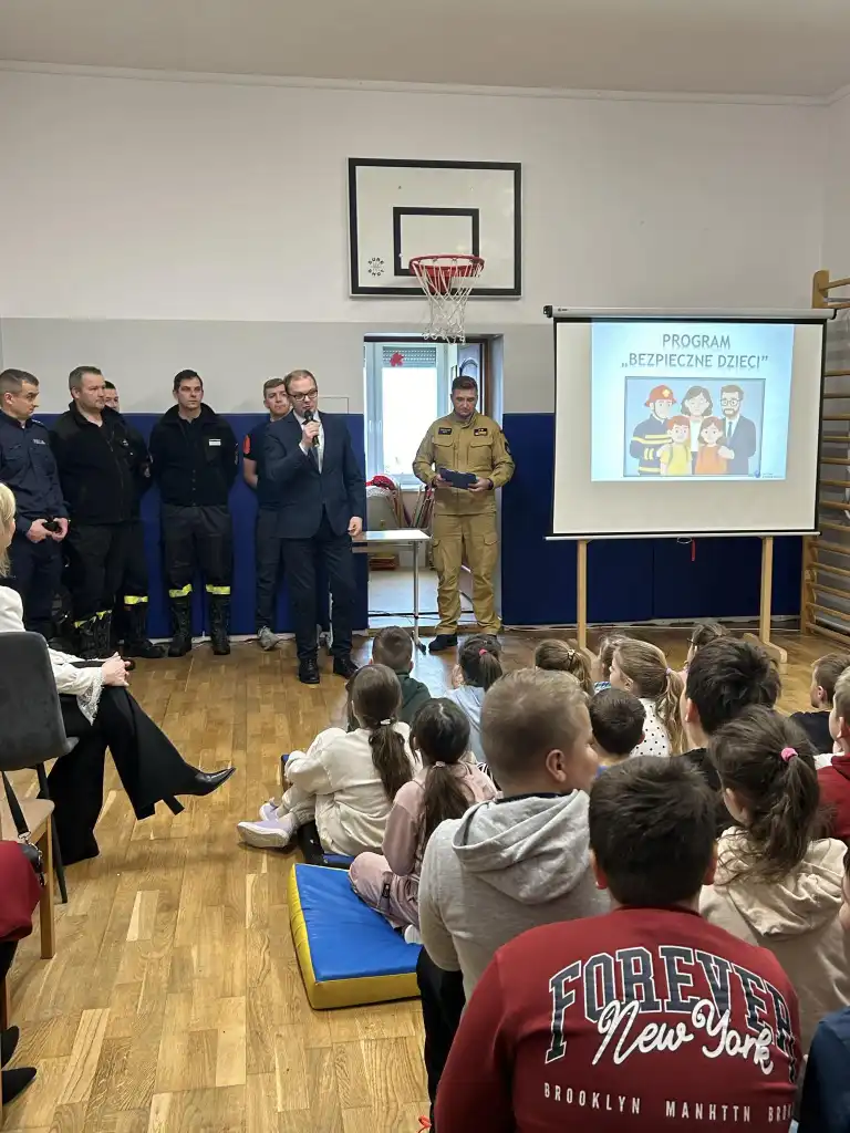 „Bezpieczne Dzieci” w Czerwiennem. Uczniowie zdobywali wiedzę i praktyczne umiejętności