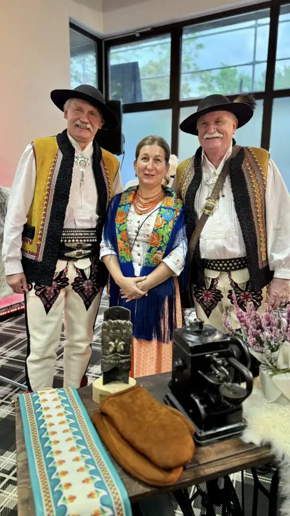 Podhalańska sztuka w nowym wydaniu. Jubileuszowa wystawa w Zakopanem