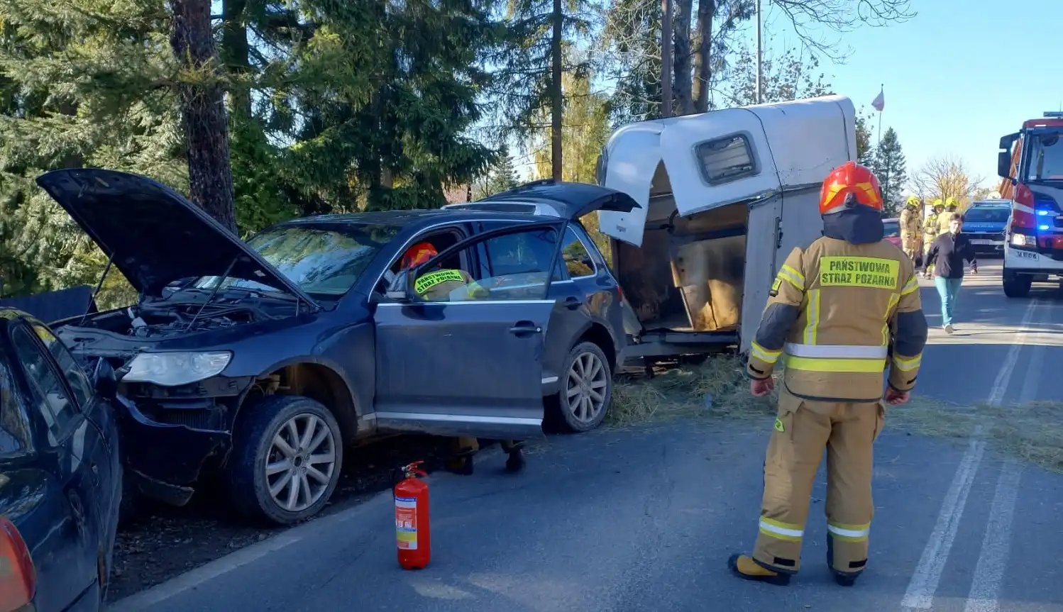 Zderzenie samochodów w Bukowinie Tatrzańskiej. Droga była całkowicie zablokowana