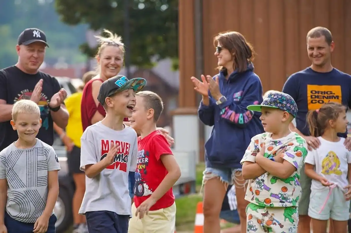 Pokazy mistrzów, atrakcje dla rodzin i sportowe inspiracje – festyn w Krościenku