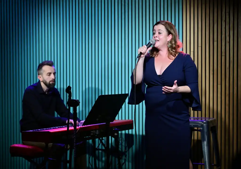 Kameralny wieczór pełen emocji z Agatą Kuliś i Adamem Jarzmikiem