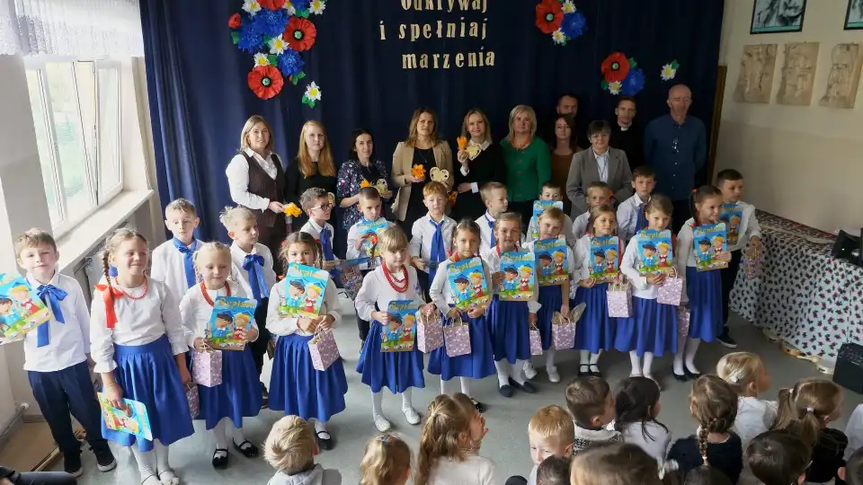 Skrzydła do nauki i pasji. Pasowanie pierwszoklasistów w SP nr 4 w Zakopanem