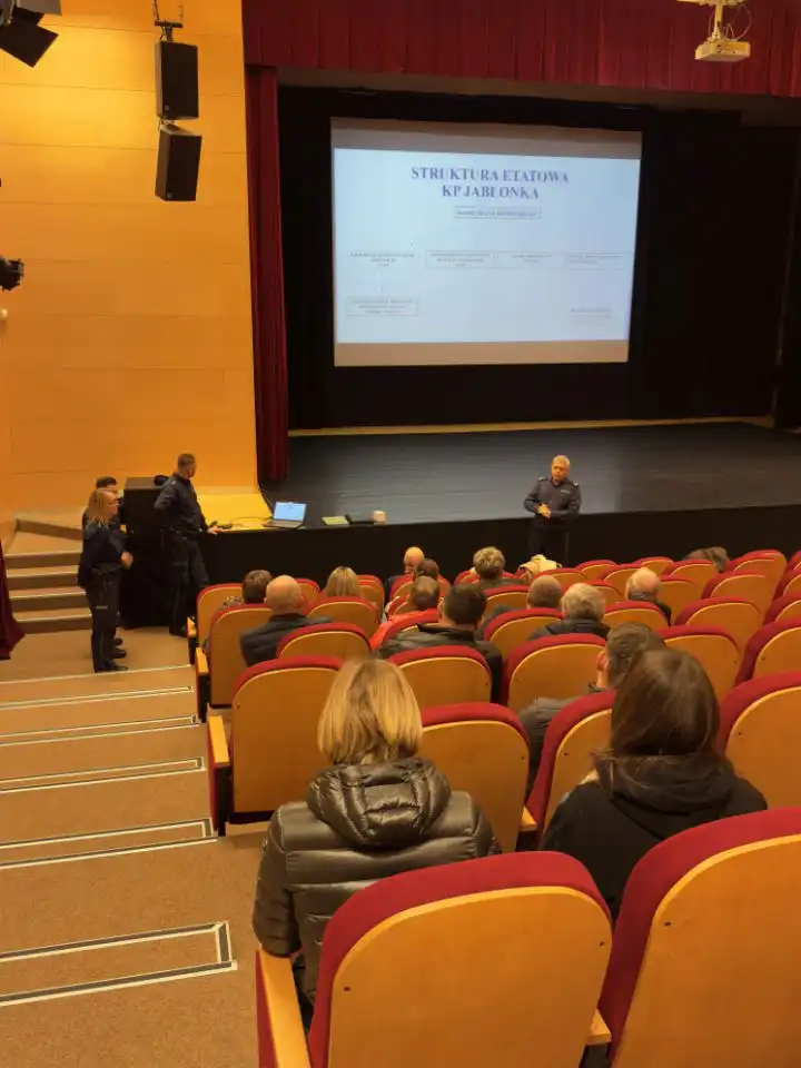 Wałęsające się psy problemem gminy. Mieszkańcy i władze szukają rozwiązań