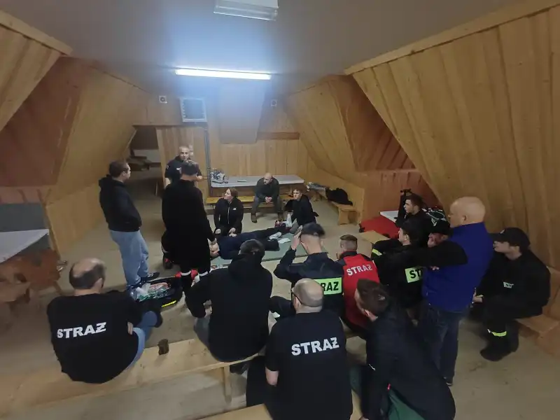 Strażacy z Murzasichla szkolą się, by ratować skuteczniej. Dwa weekendy wiedzy i praktyki. Druhowie podnieśli swoje kompetencje