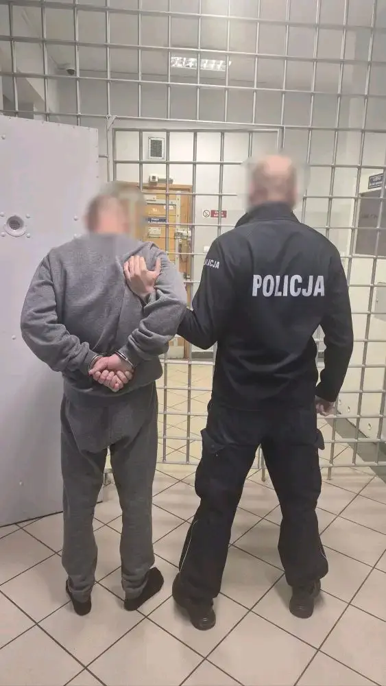 Ponad 2 promile, sądowy zakaz i brak uprawnień. 35-latek wpadł po kolizji w Ratułowie