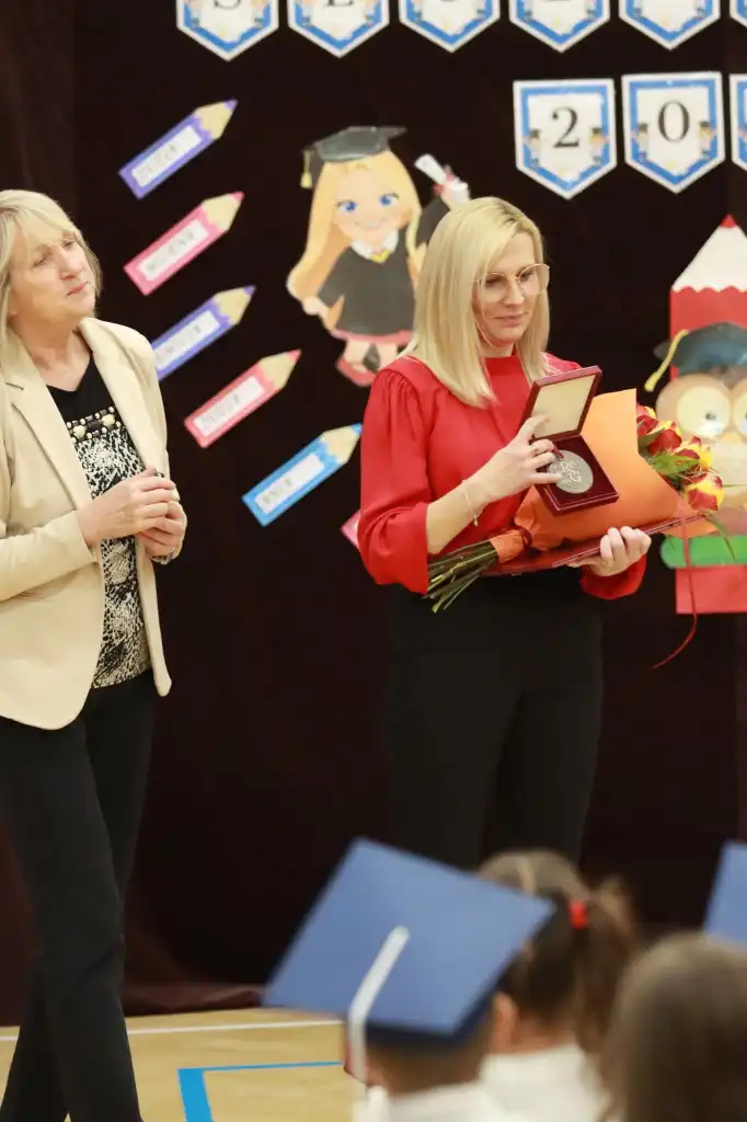 Szkoła w Bańskiej Niżnej z medalem Polskiego Stowarzyszenia Geotermicznego