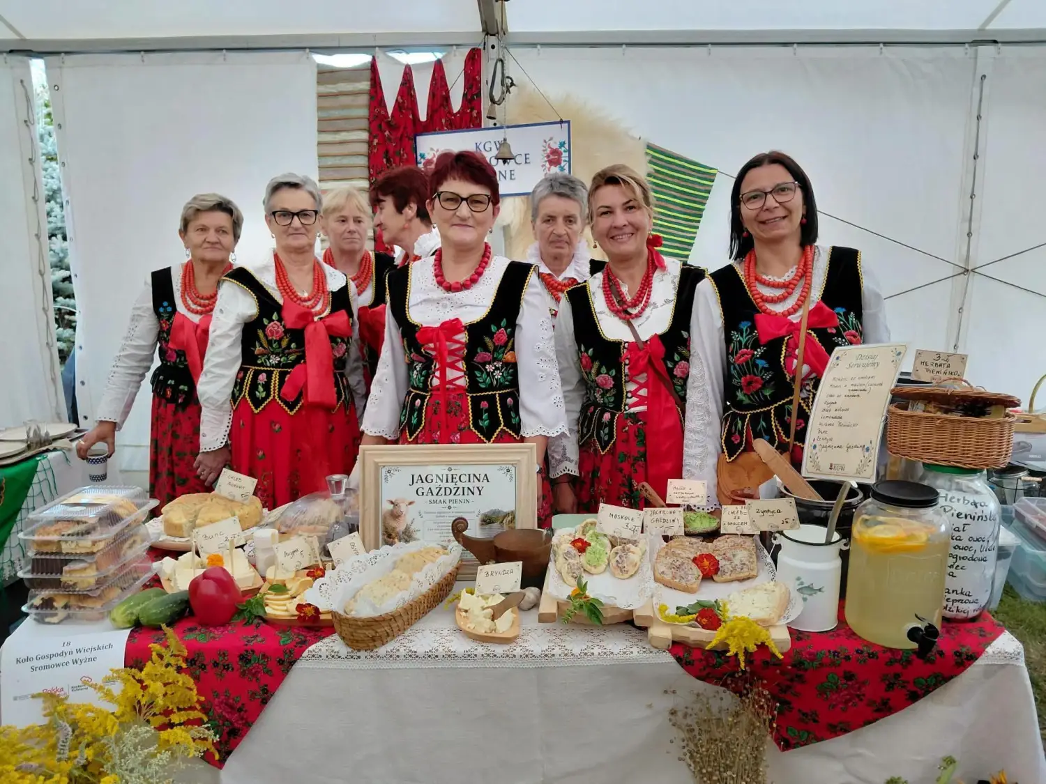 Najpierw drugie miejsce w powiecie, później wojewódzki finał. KGW Sromowce Wyżne w Starym Sączu