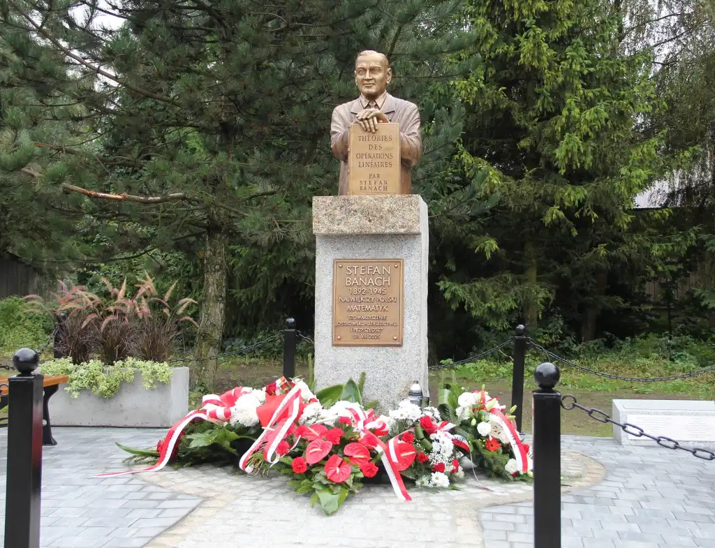 W Ostrowsku odsłonięto pomnik słynnego matematyka