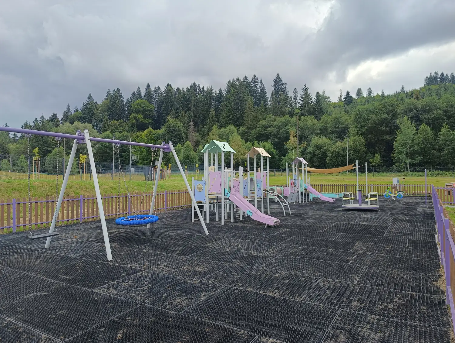 Sieniawa: plac zabaw zmienił się nie do poznania. Zakończyła się modernizacja