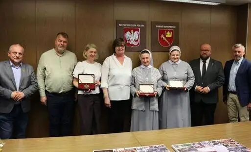 Anioły z Rabki-Zdroju nagrodzone. Siostry Nazaretanki z medalem Polonia Minor