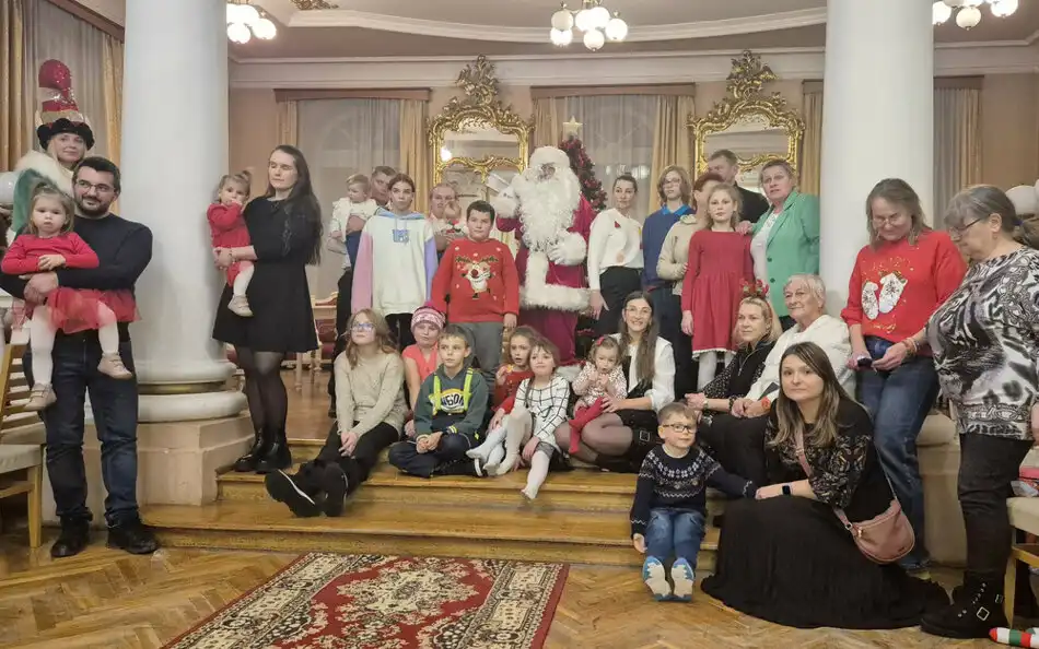 Święty Mikołaj odwiedził dzieci z Rodzin Zastępczych w powiecie tatrzańskim