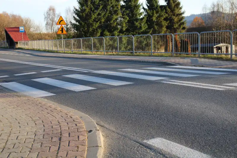 Doświetlą przejście na drodze wojewódzkiej nr 969 w okolicach Węgliszczaka. Piesi zyskają większą widoczność