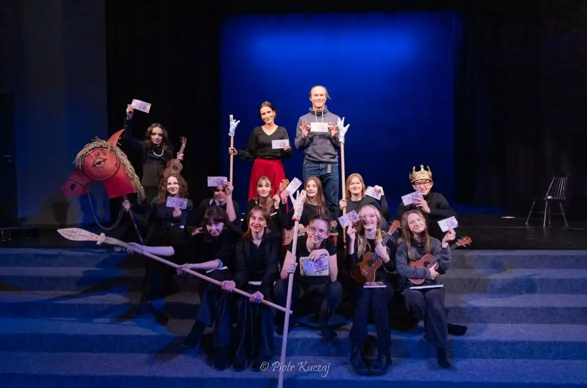 Młodzież podbija scenę w Teatrze Lalek ‘Rabcio’