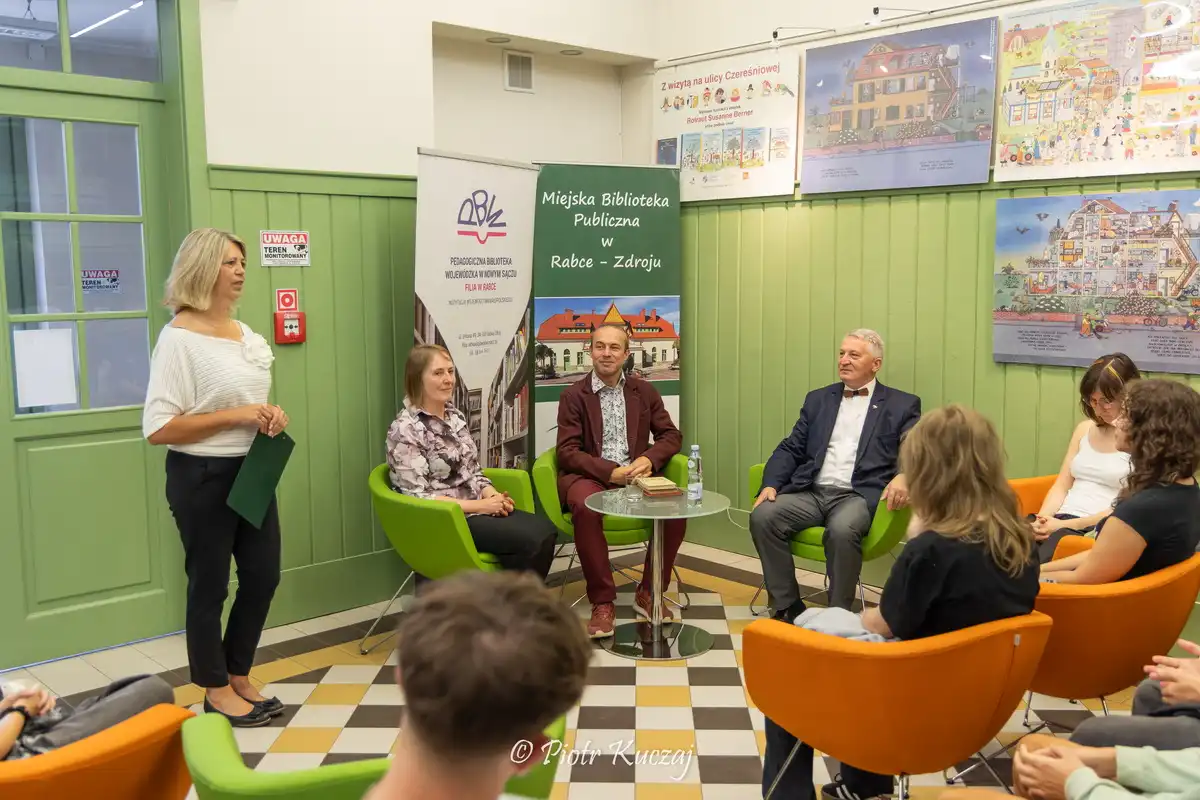 Narodowe Czytanie z fraszką i quizem