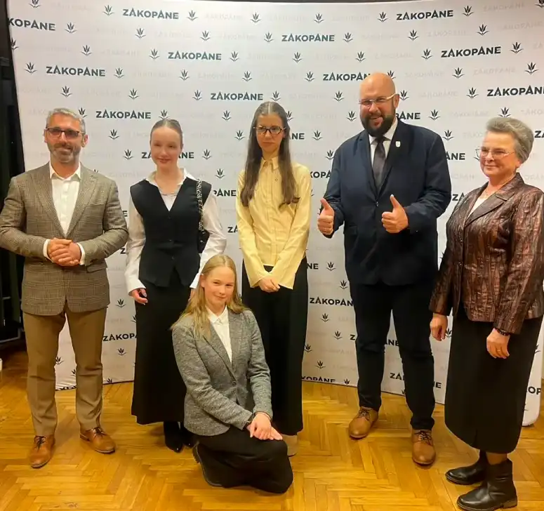 Zakopane nagrodziło najlepszych uczniów. Stypendia dla uzdolnionej młodzieży rozdane