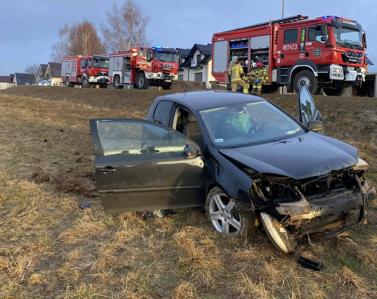 Trzy karetki i kilka zastępów straży. Groźne zdarzenie w Kluszkowcach