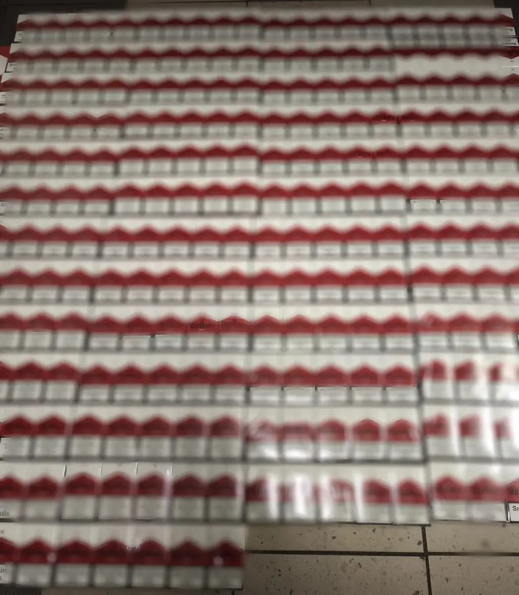 540 paczek papierosów bez akcyzy w bagażniku. Kierowca wpadł w Skawie