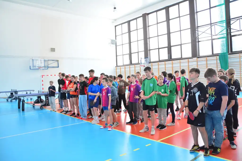 Tenis stołowy w Czarnym Dunajcu: zwycięstwa, pasja i sportowa rywalizacja