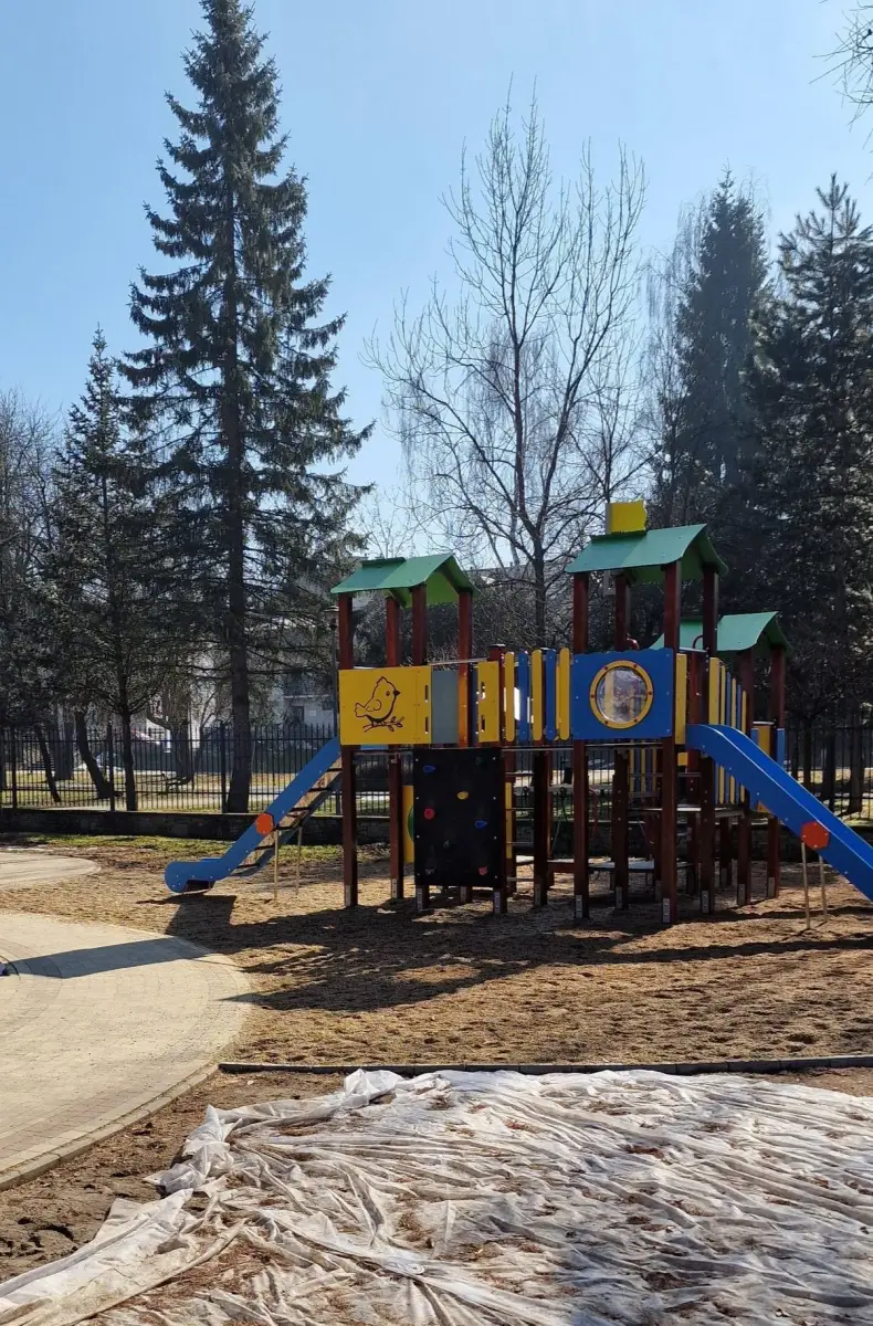 Nowy Targ: odmieniony plac zabaw w Parku Miejskim już otwarty