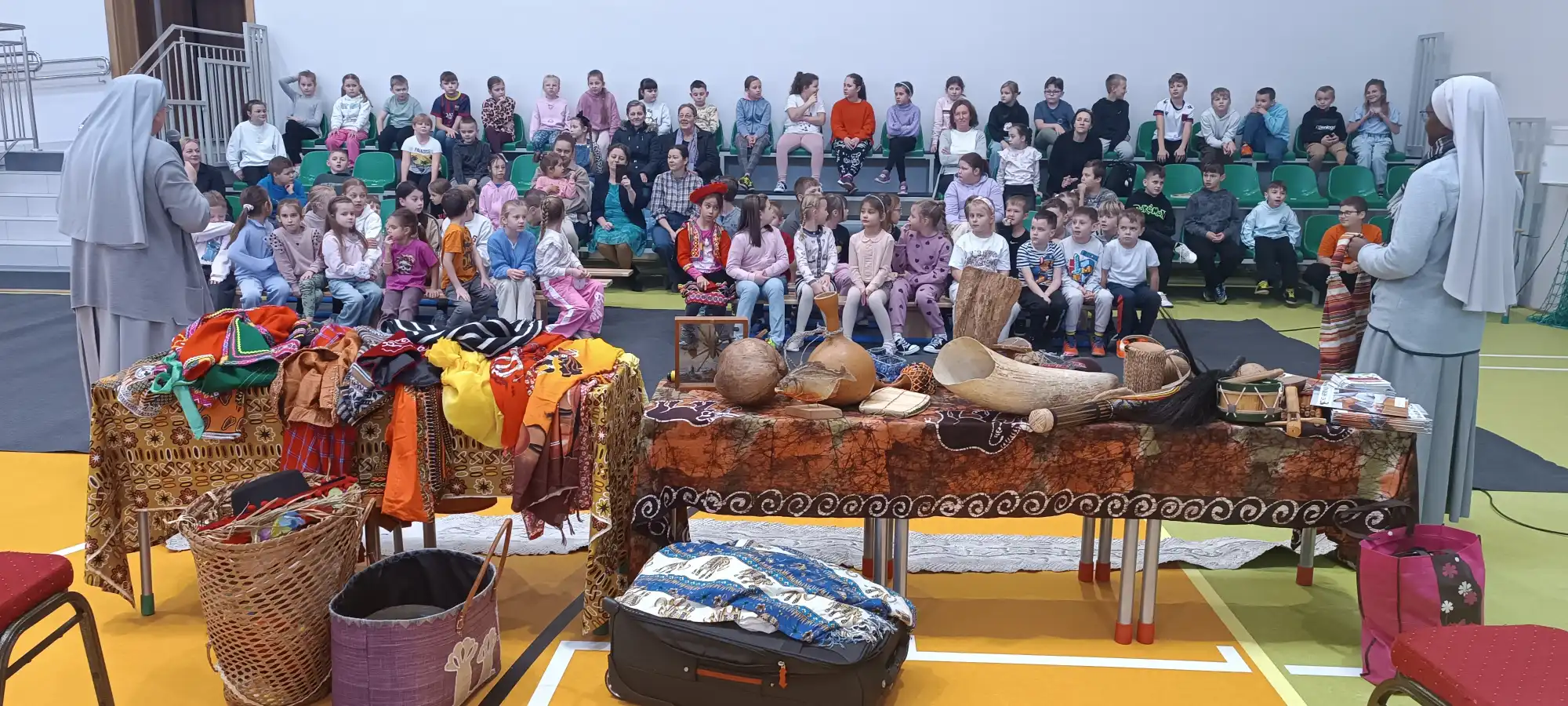 Lekcja empatii i kultury. Warsztaty misyjne w szkole we Frydmanie