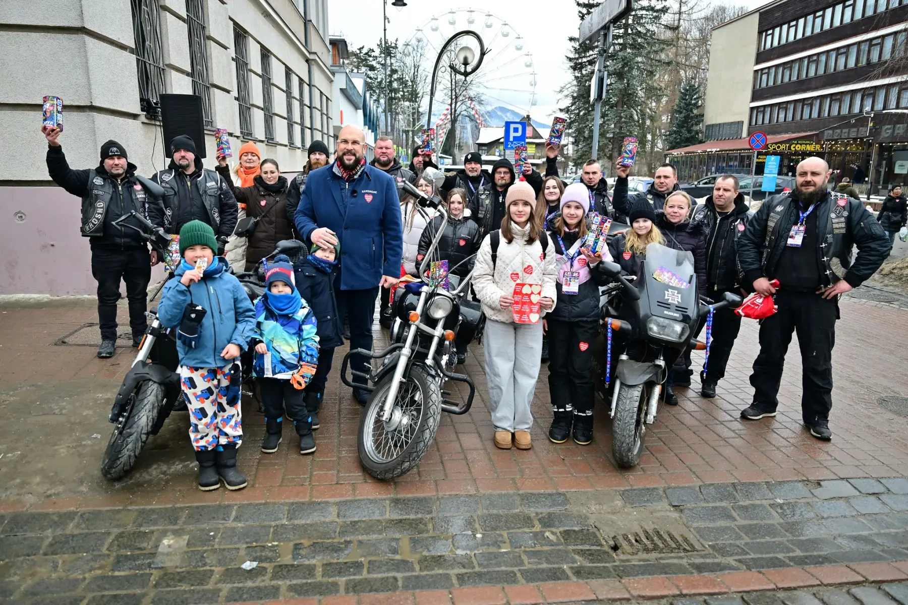 Burmistrz i wolontariusze kwestowali na Krupówkach