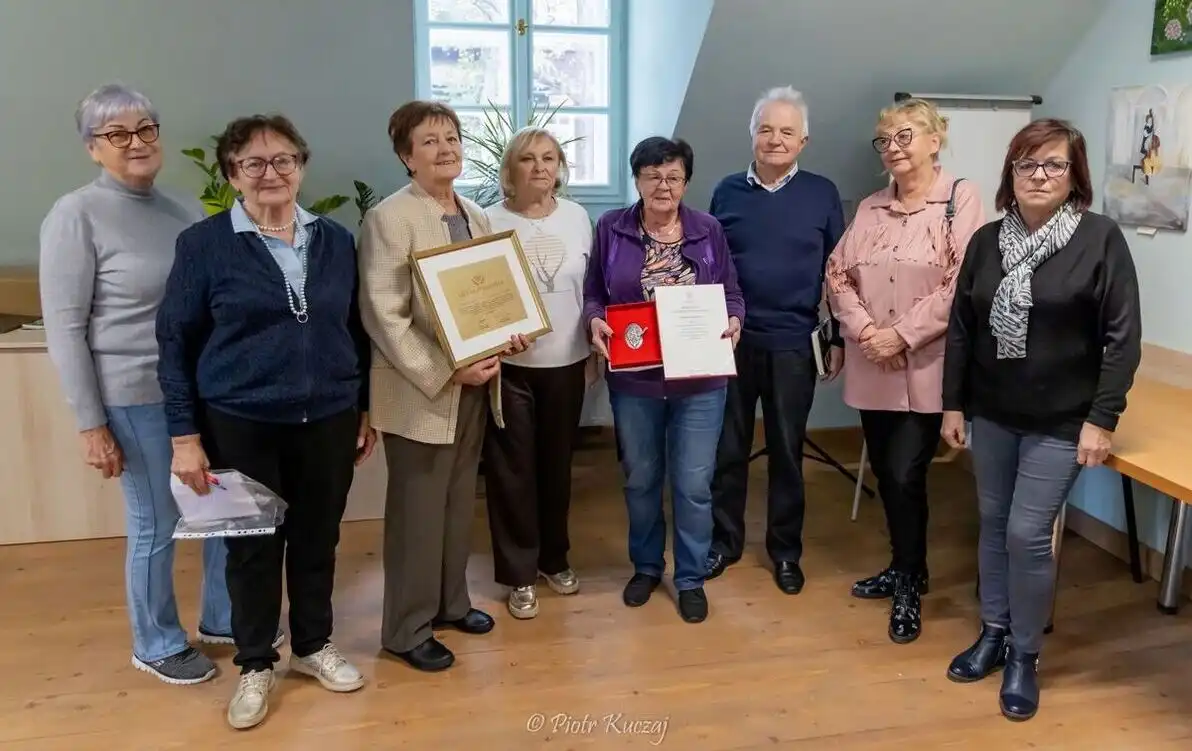 Michał Skowron nowym prezesem Rabczańskiego Uniwersytetu Trzeciego Wieku. Uczelnia wyróżniona Medalem Senatu RP