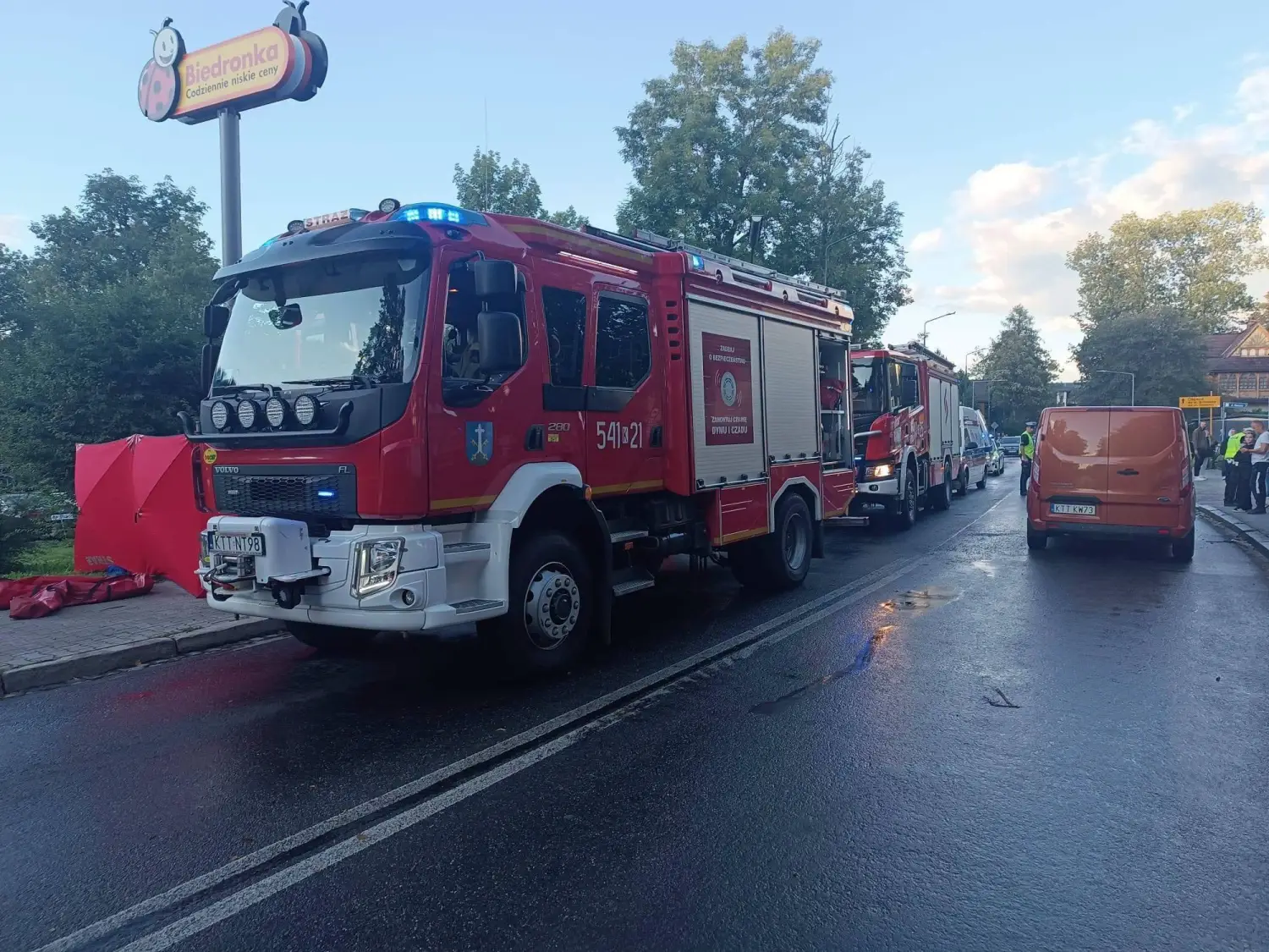 Zakopane: Wypadek na ulicy Nowotarskiej. Karetka zabrała rannego do szpitala