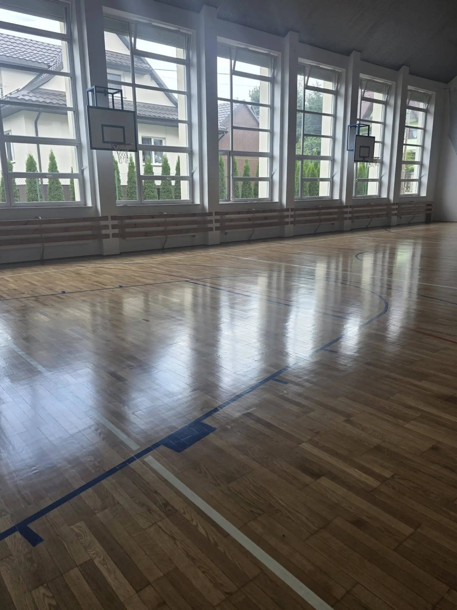 Sala gimnastyczna w Grywałdzie przeszła remont. Uczniowie zobaczą zmiany po wakacjach