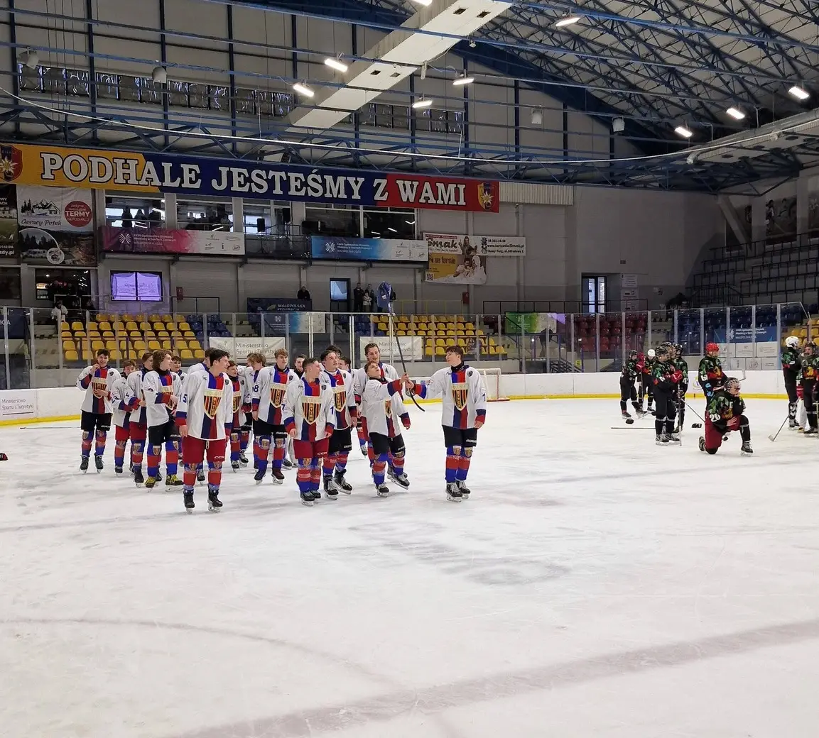 Młodzi hokeiści walczyli o medale w Nowym Targu