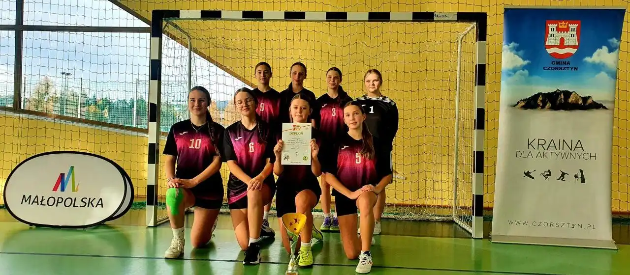 Triumf dziewcząt z Maniowów w półfinale wojewódzkim