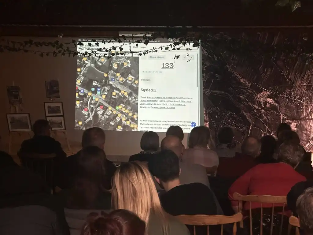 Historia pod taflą jeziora. Mieszkańcy Maniów tworzą cyfrową wioskę