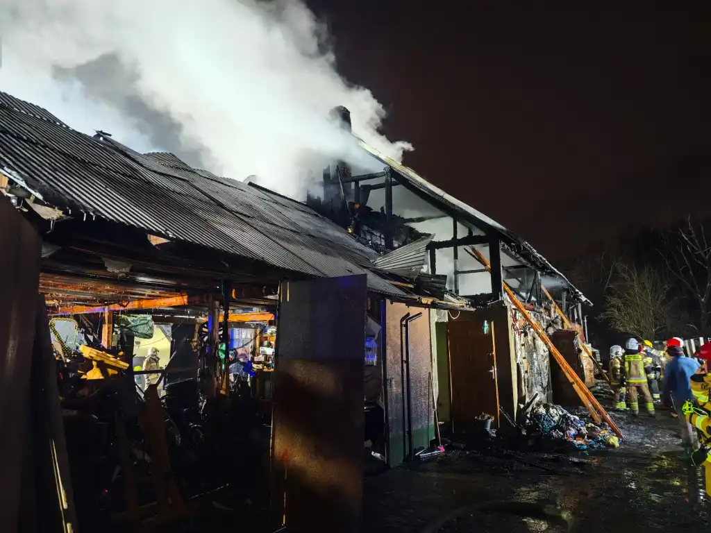 Sześć godzin walki z ogniem. Pożar zabudowań w Sieniawie