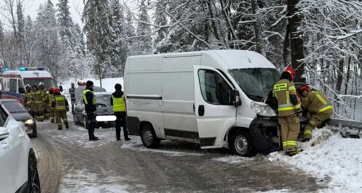 Groźne zderzenie w Dzianiszu. Jedna osoba trafiła do szpitala