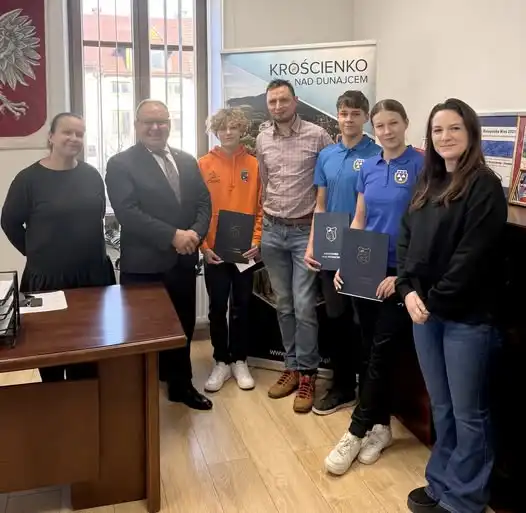 Wsparcie dla talentów. Podpisano umowy stypendialne w Krościenku