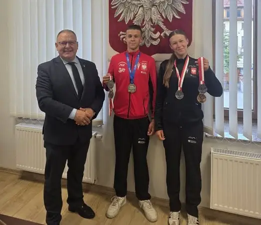 Krzysztof i Aleksandra Dusik z medalami. Rodzeństwo z Krościenka ma za sobą świetny sezon