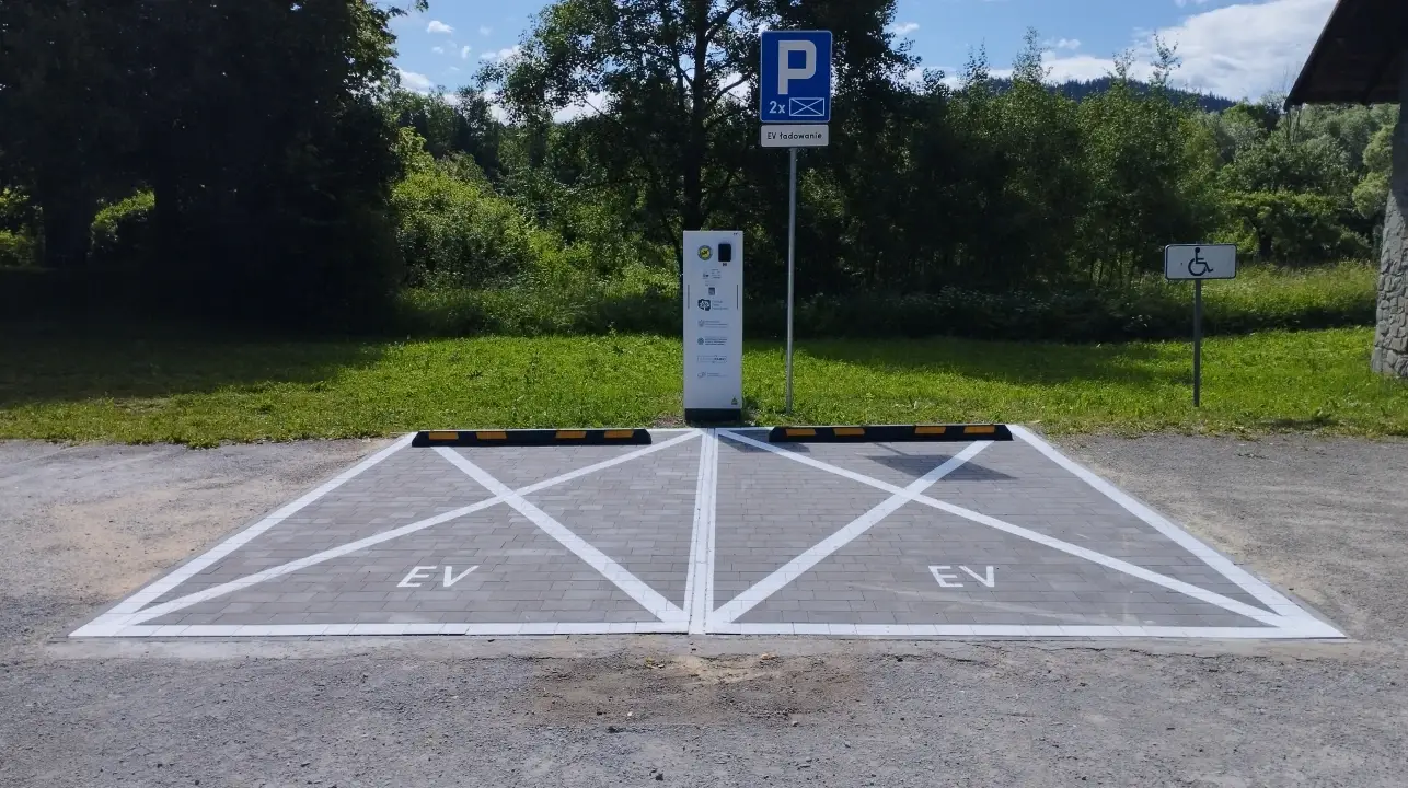 Jedziesz w Gorce? Samochód elektryczny naładujesz w Porębie Wielkiej