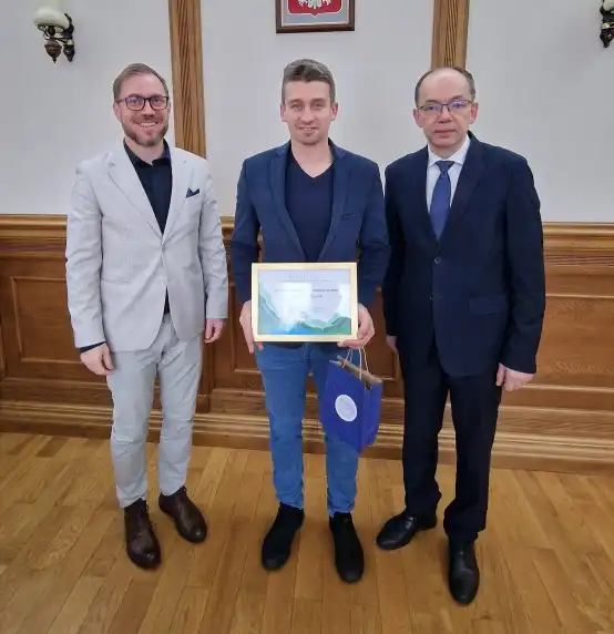 Krystian Dziubiński z wyróżnieniem od Miasta Nowy Targ