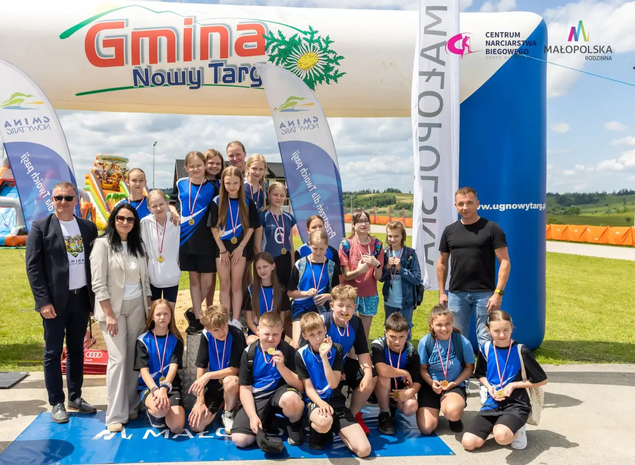 Młodzi sportowcy pokazali formę. Gminna Olimpiada w Klikuszowej pełna atrakcji