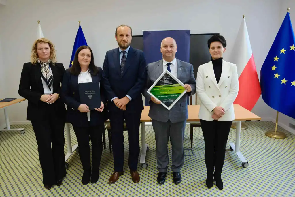 1,4 mln zł na odbudowę dróg w Gminie Jabłonka. Podpisano umowy