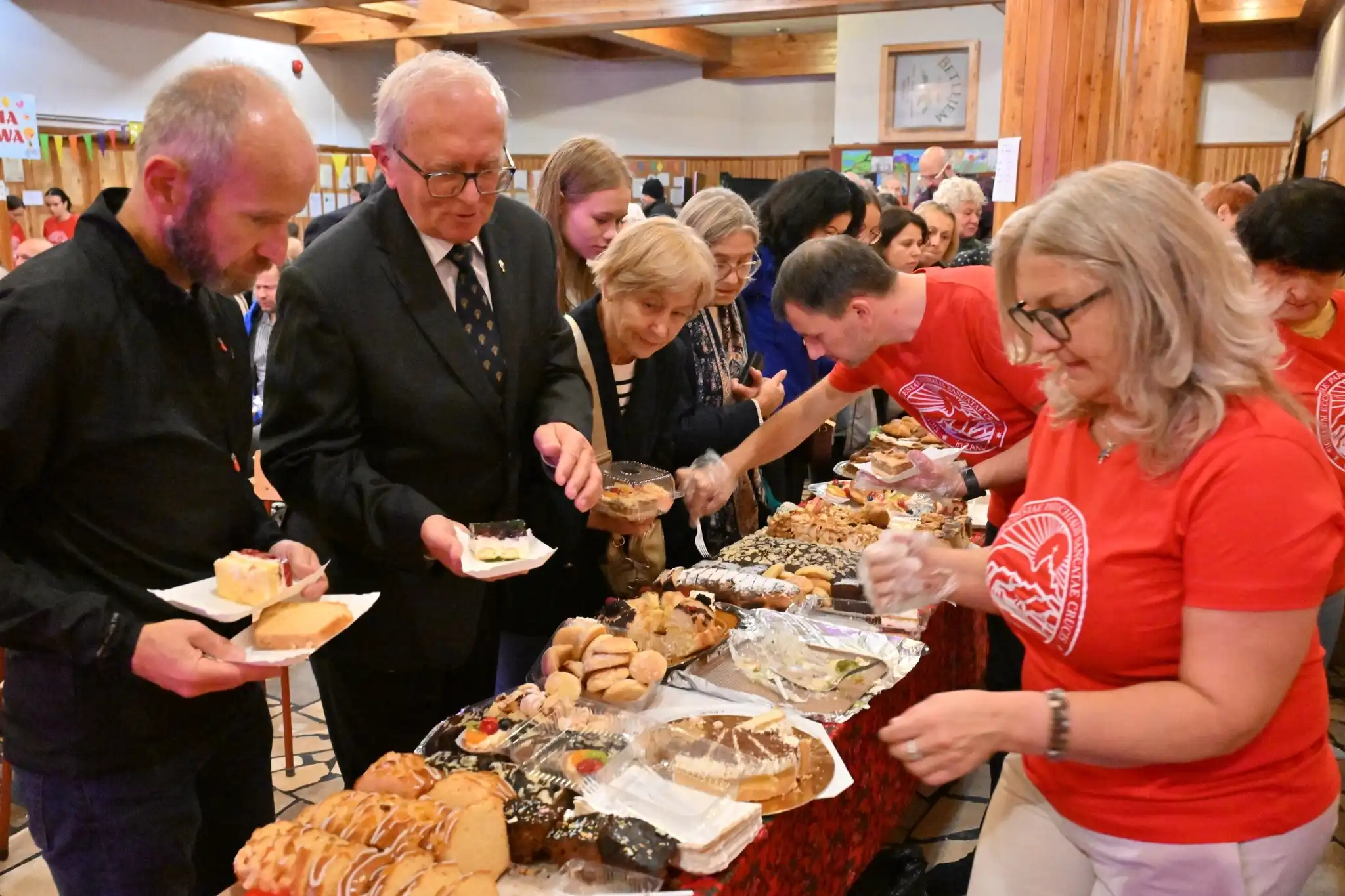 Parafialny piknik mimo deszczu przyciągnął tłumy