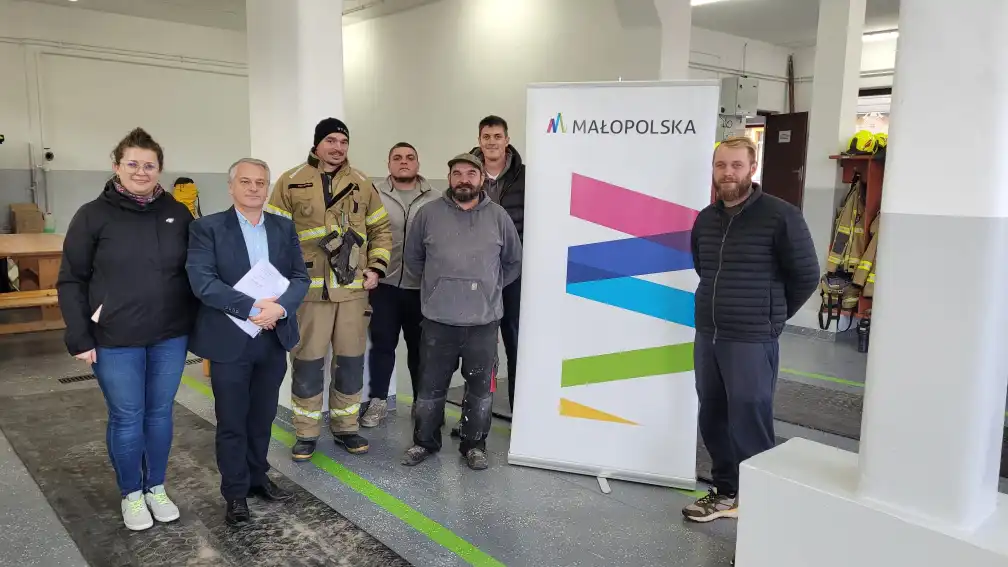 Druhowie z Białki Tatrzańskiej z odremontowaną remizą