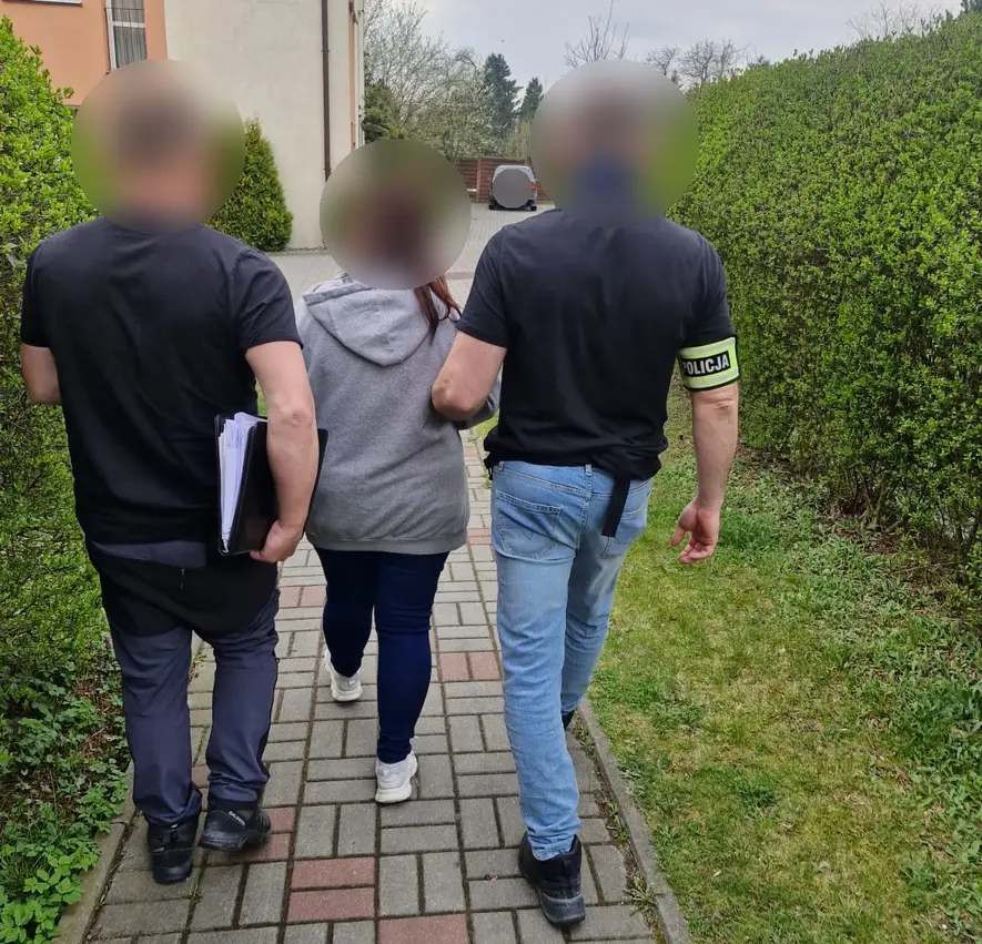 Prawie 100 tysięcy złotych wyłudzone. Policja rozbiła grupę oszustów