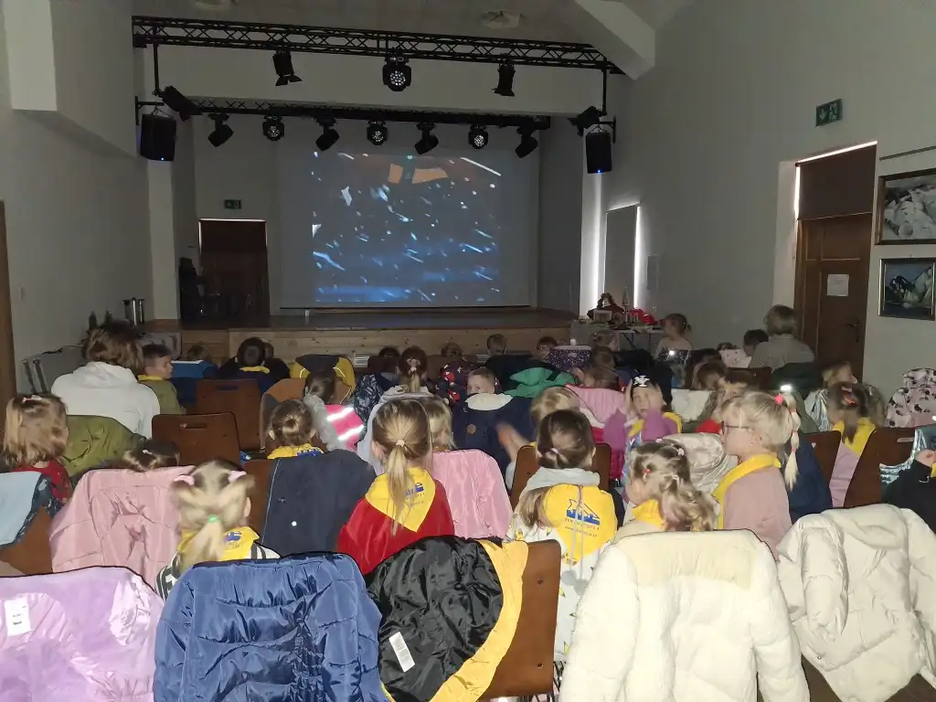 Dziecięca radość i filmowa magia w Krościenku, to było iście bajkowe przedpołudnie w Centrum Kultury i Promocji